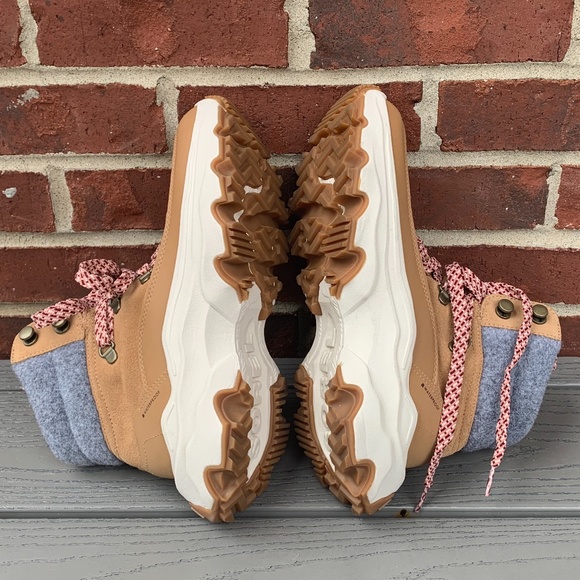 Sorel Kinetic Breakthru Conquest Waterproof Boots - Picture 7 of 13